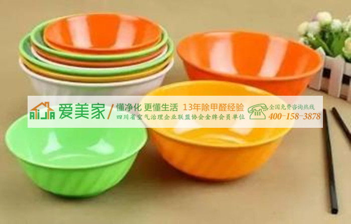 餐具有毒!不合格仿瓷碗易释放甲醛,合格仿瓷碗也需半年一换 餐具有毒!不合格仿瓷碗易释放甲醛,合格仿瓷碗也需半年一换